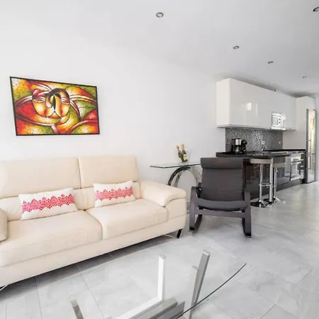 펜션 Modern Two-floor Townhouse With Sauna Pacos Casa Sarilyn