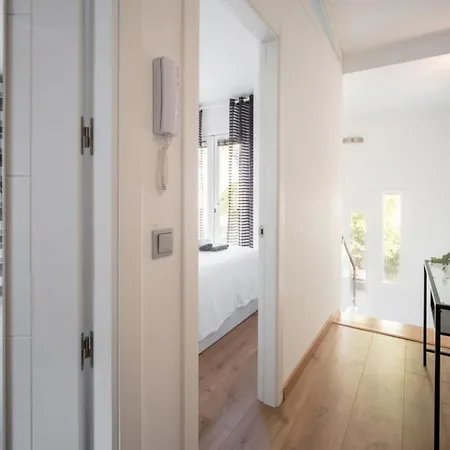 펜션 Modern Two-floor Townhouse With Sauna Pacos Casa Sarilyn 푸엔히롤라