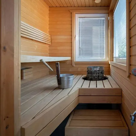 Modern Two-floor Townhouse With Sauna Pacos Casa Sarilyn 푸엔히롤라
