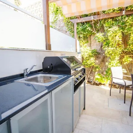 Modern Two-floor Townhouse With Sauna Pacos Casa Sarilyn 펜션 푸엔히롤라