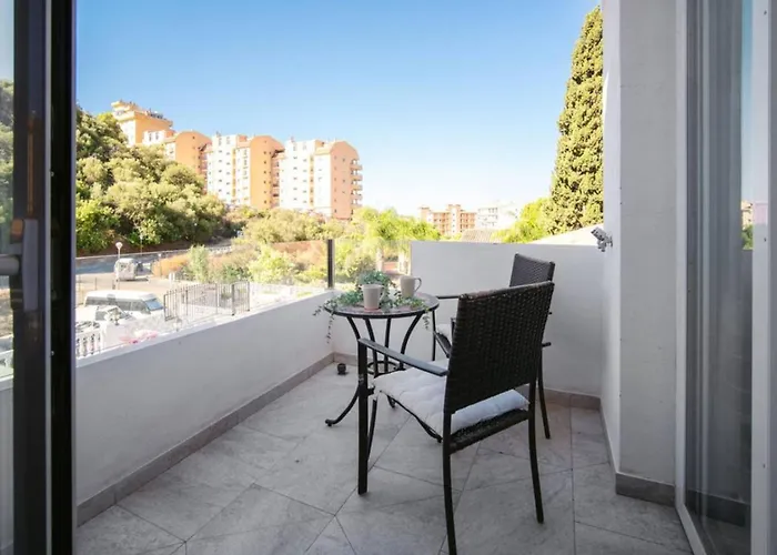 Modern Two-floor Townhouse With Sauna Pacos Casa Sarilyn * 푸엔히롤라